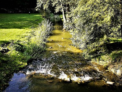 Teče voda, teče...   *