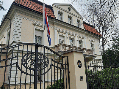 8.-velvyslanectvi-holandskeho-kralovstvi.gif