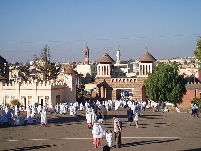 Asmara - před kostelem.JPG