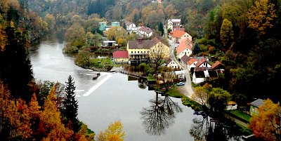 Podzimní Bechyně s Lužnicí