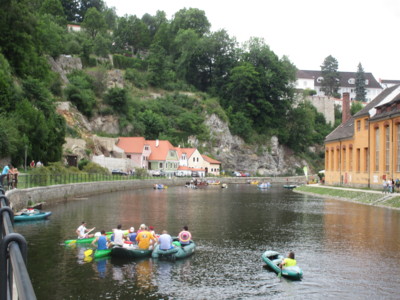 Vodáci v Českém Krumlově.
