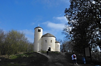 Románská rotunda sv. Jiří na Řípu