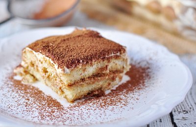 Classic_Italian_Tiramisu-3_(29989504485).jpg