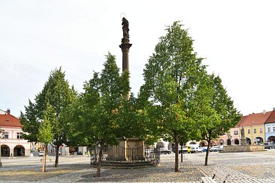 Valdštejnovo náměstí *