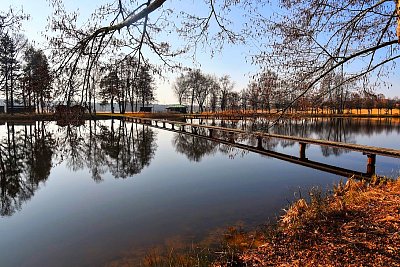 Lávka na ostrůvek.
