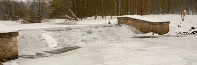 Zamrzlý splav v Ratibořicích