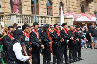 Turečtí tanečníci v Lázních Bělohrad.