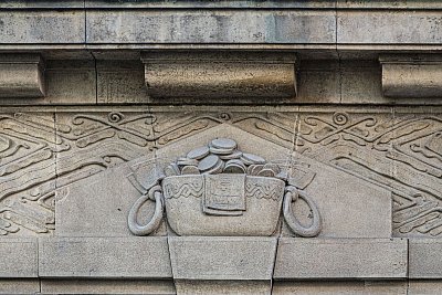 Plný hrnec peněz *