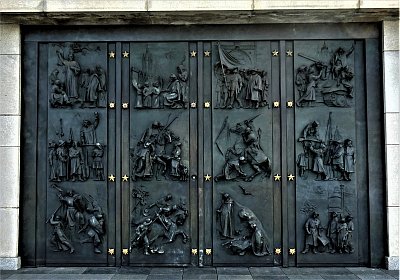 Bronzová vrata *