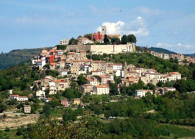Malebné městečko Motovun, Istrie.