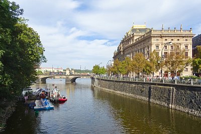 Masarykovo nábř. a Národní divadlo
