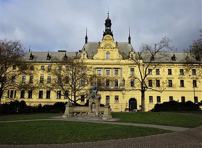 Na Karlově náměstí *