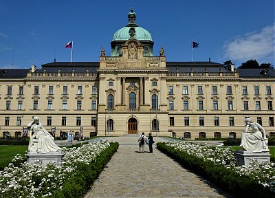 V zahradě Strakovy akademie