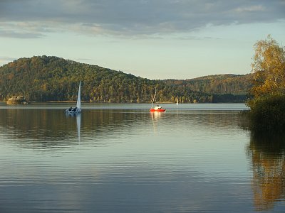Podzimní podvečer na jezeře