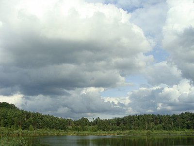 Dnešní oblačnost nad Mách. jezerem