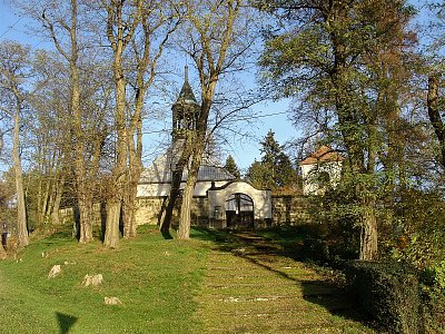 Lobeč - kostel Povýšení svatého Kříže*