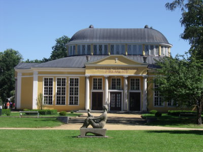 Dvorana Glauberových pramenů Fr.Lázně