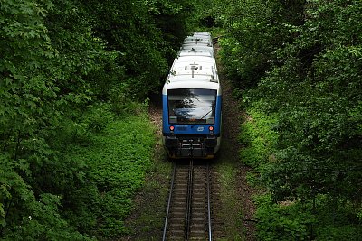 Mám ráda vlaky, co pískají do krajiny ...