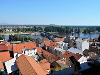 pohled na město a most na Labi