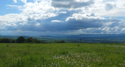 Středohoří před bouřkou
