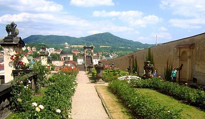 Krásná zahrada děčínského zámku