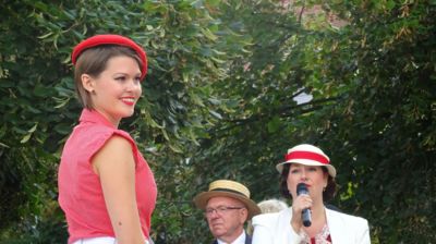 Dívka s rovnátky *