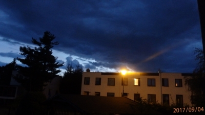 Dnešní vešerní obloha..