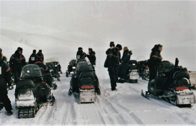 Expedice na sněžných skútrech.jpg