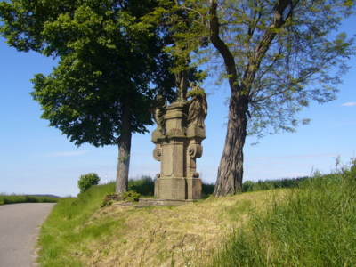 Sousoší Kalvárie (p.Marie,sv.Jan Křtitel a Kristus na kříži)