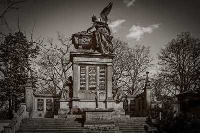 Ač zemřeli, ještě mluví