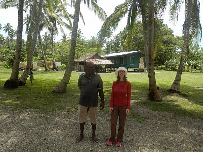 Guadalcanal - s náčelníkem vesnice.JPG