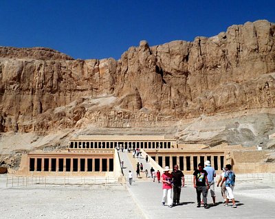 Zádušní chrám královny Hatšepsut v Deir el-Bahrí, Egypt