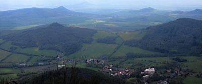 Májový pozdrav z větrné hory Milešovky