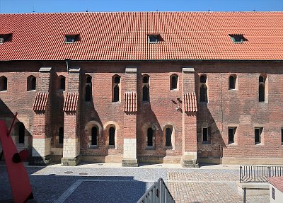 Nádvoří Anežského kláštera v Praze