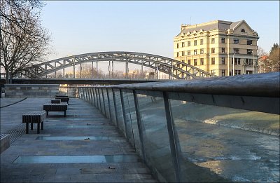 Sýkorův most spojuje moravskou a slezskou část Ostravy