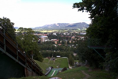 15. - Skokanský můstek Jiřího Rašky nad městem