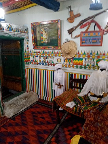 Tradiční obydlí v muzeu Al - Tayebat