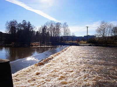 jez na řece Ohři včera