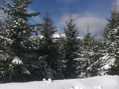 Praděd v dálce, sníh se drží