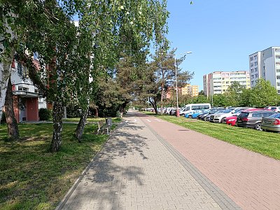 Naše ulice dnes krátce před polednem