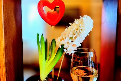 Lidi, mějte se rádi