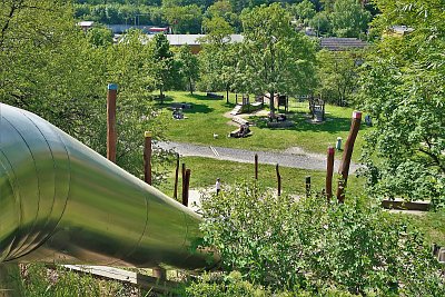 Tubusová skluzavka na Vrchu sv. Kříže na Žižkově