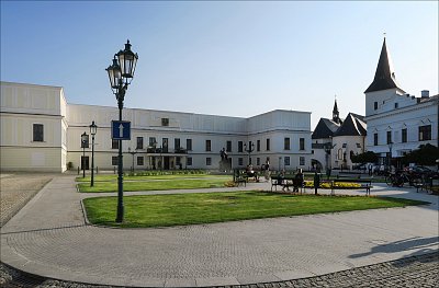 Zámek Fryštát a kostel Povýšení sv. Kříže*