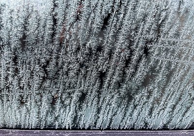 Mráz na sklo maluje