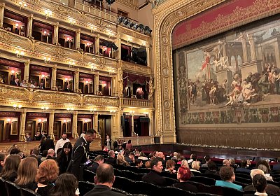 Před představením ve Zlaté kapličce