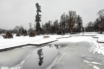 Ostrov - zámecký park