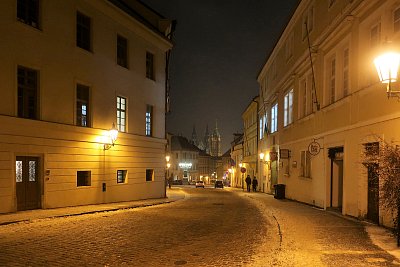 K Hradčanskému náměstí