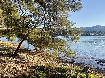 Velikonoční zlatá hodinka na pobřeží