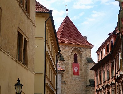 Věž kostela Panny Marie pod řetězem