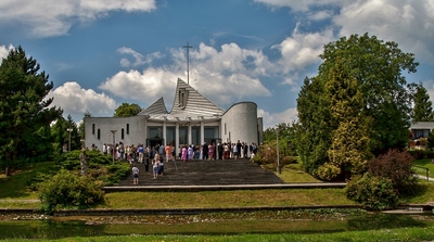 Kostel sv. Josefa Senetářov